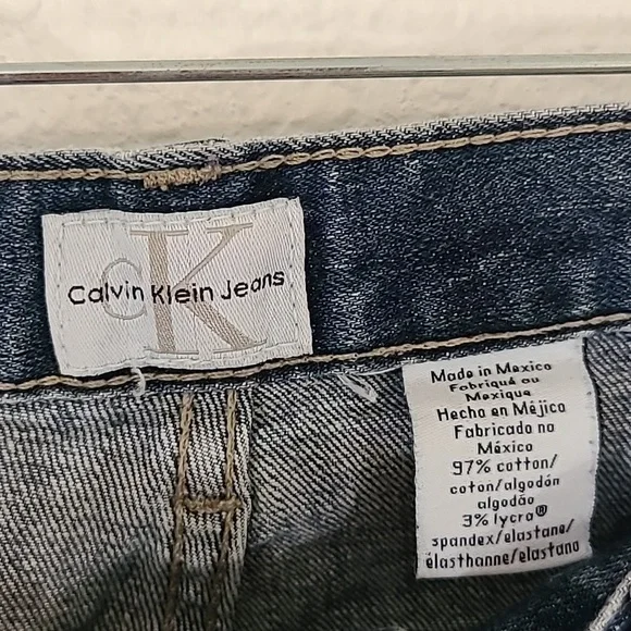 CALVIN KLEIN Women's Light Wash Bootcut Jeans, size 16 (run small) - Picture 4 of 10